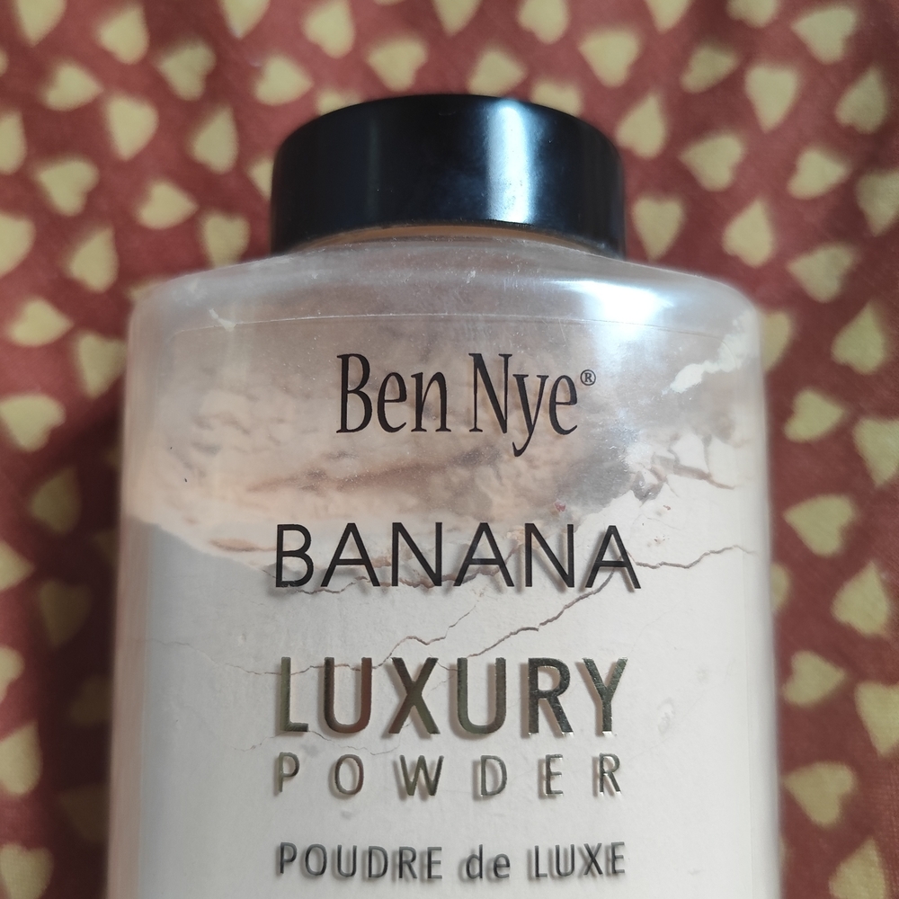 Ben Nye Banana Luxury Powder